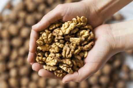 Consuming walnuts can lower cholesterol, reduce risk for heart disease